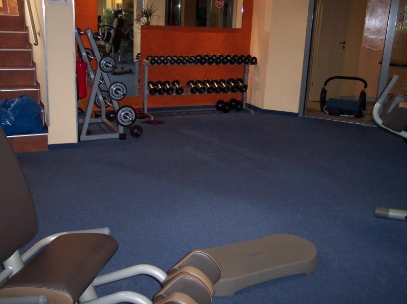 Fitnesstudio mit DAS TEPPICHWERK Tremo
